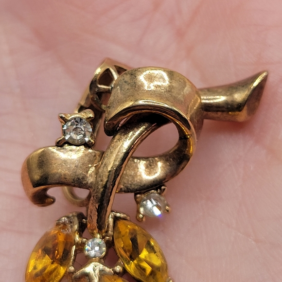 VTG "Crown" Trifari Topaz & Clear Rhinestone Earrings | SIGNED | 1930s - 1940s - Picture 4 of 12